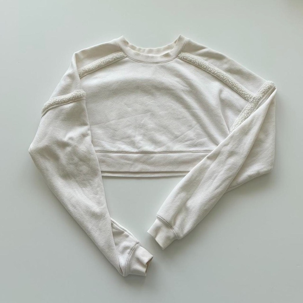 ALO Yoga Cropped Sweatshirt